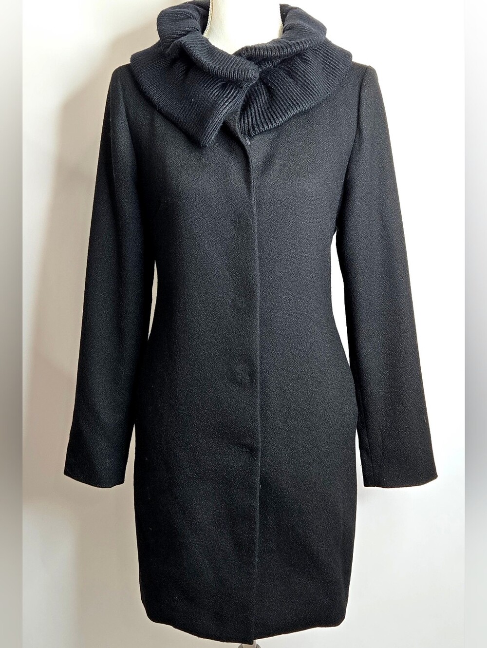 Tahari Black Wool Blend Scarf Collar Hidden Button Tailored Longline Coat XS
